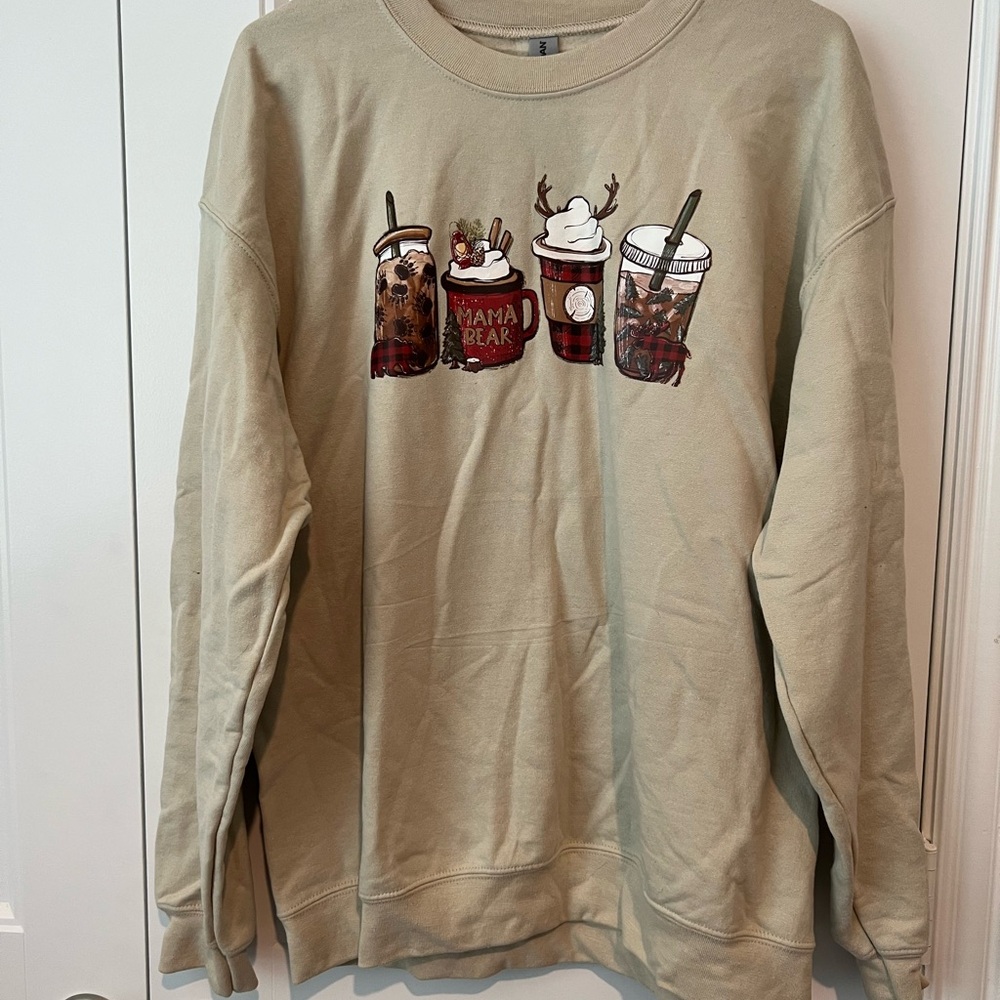 Gildan Beige Graphic Women's Sweater w/Coffee Cups